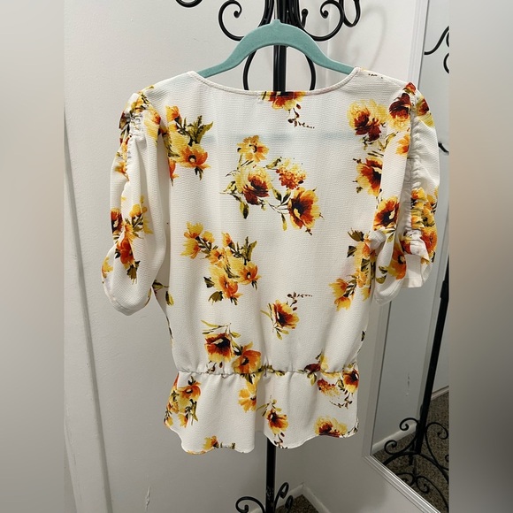 Socialite Floral Blouse in Yellow and Red - Picture 3 of 7